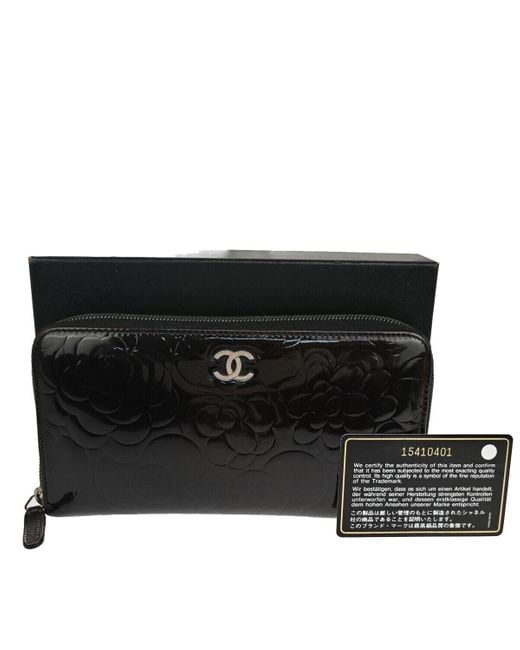 Chanel Black Camellia Patent Leather Wallet (pre-owned)