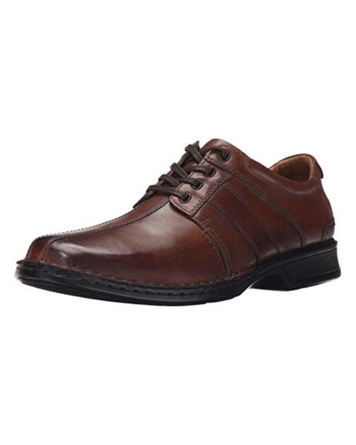Clarks Brown Touareg Vibe Leather Distressed Oxfords for men
