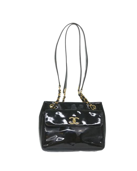Chanel Black Patent Leather Shoulder Bag (pre-owned)