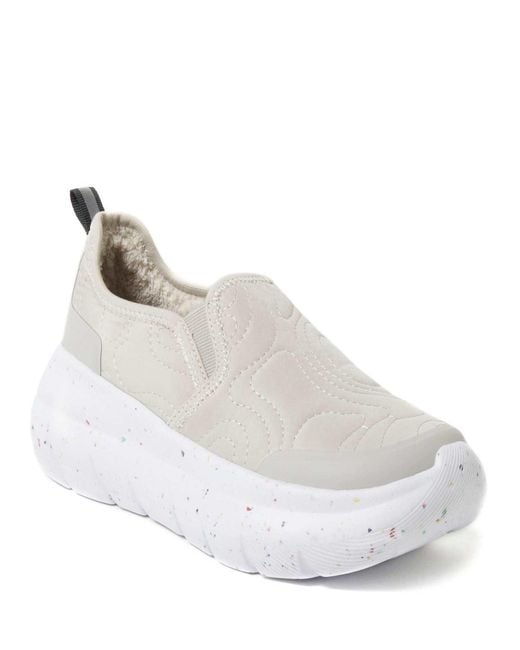 Dearfoams White Regrind Crimson Lightweight Slip-On Sneaker