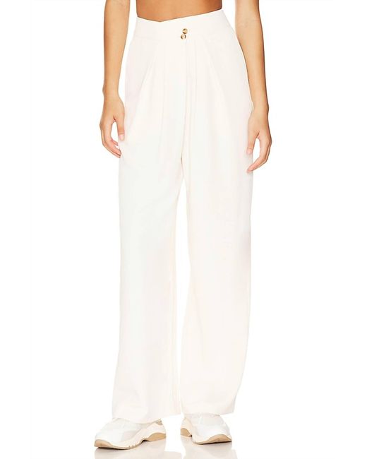 Astr Boyfriend Pants In Off White