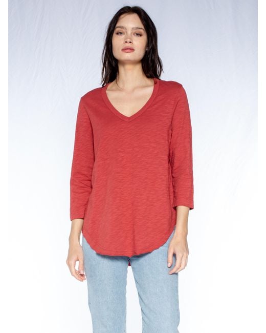 Wilt Red 3/4 Sleeve V-Neck Shirttail T W/ Raw Hem Top