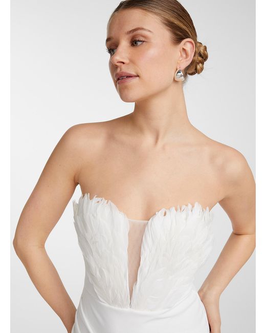 Icône Feathered Bustier Long White Dress