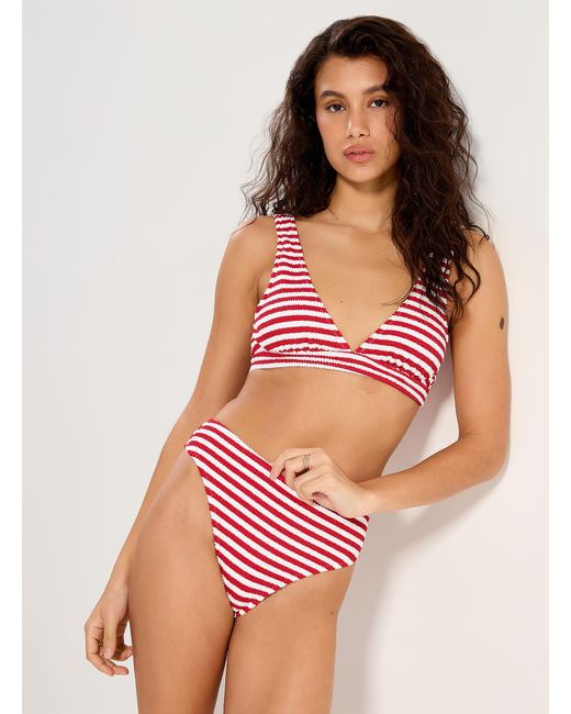 Simon's Red Ruffle