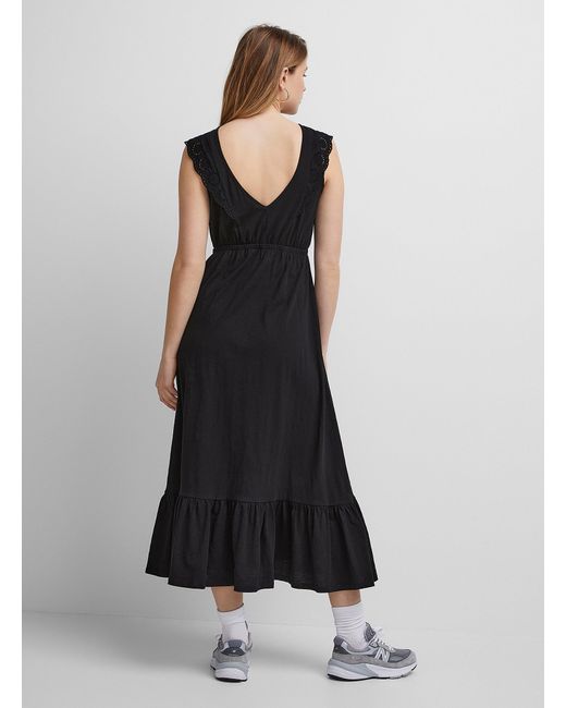 Icône Black Broderie Anglaise Ruffled Maxi Dress