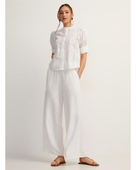 Icône White Officer Collar Broderie Anglaise Blouse