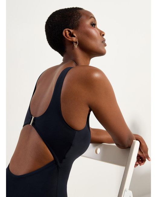 Simon's Brown Rounded Neckline One