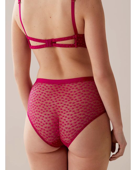 Huit Red Daisy Lace High