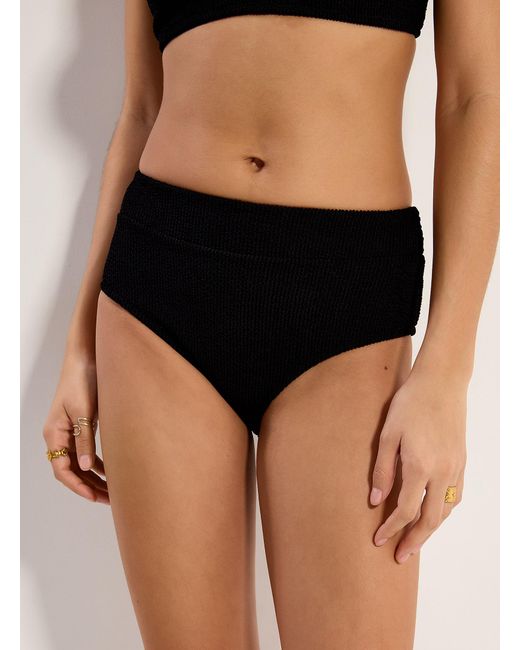 Simon's Black Ruffle