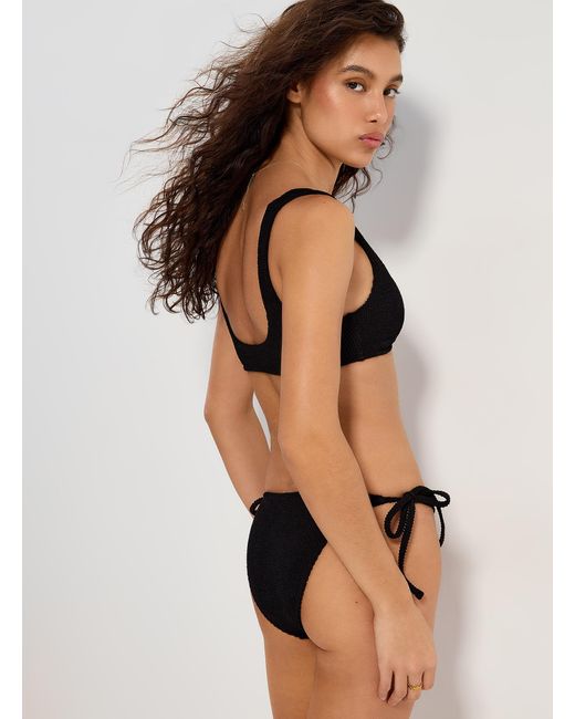 Simon's Black Ruffle