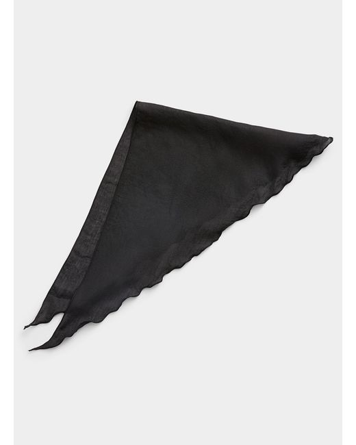 Simon's Black Ruffle