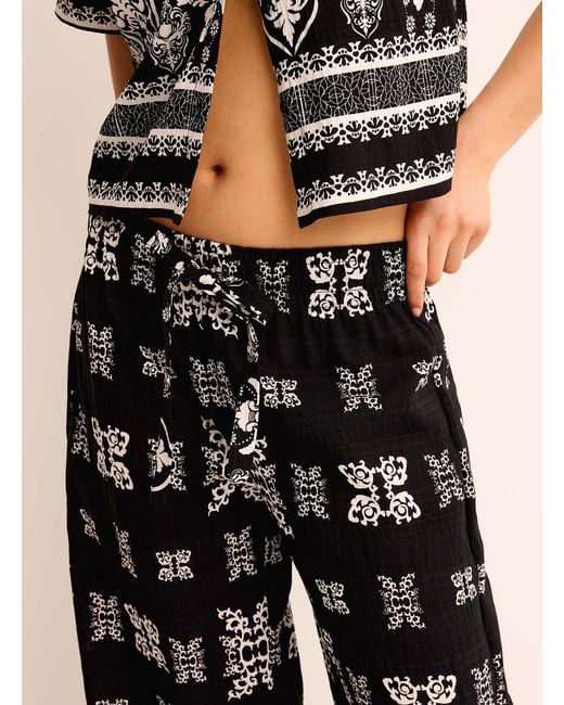 Simon's Black Ornamental Pattern Wide