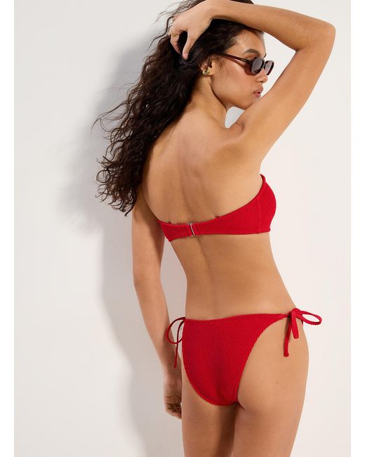 Simon's Red Ruffle