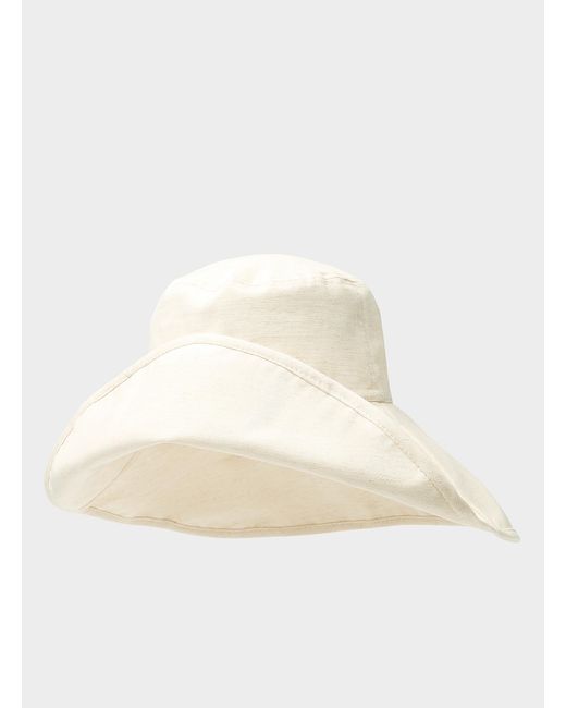 Simon's White Pure Linen Buttoned