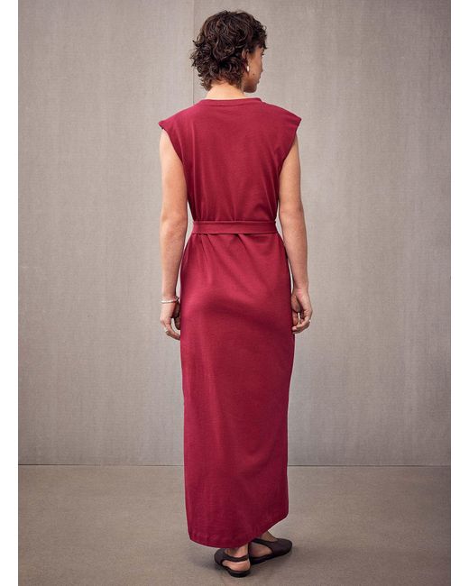 SELECTED Red Shoulder