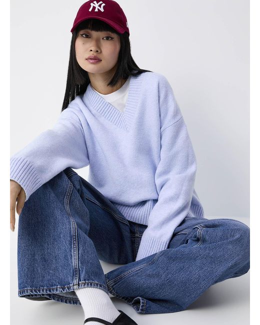 Twik Blue Fluffy Knit V