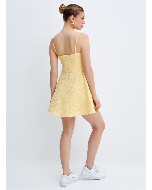 Icône Natural Muted Yellow Textured Dress