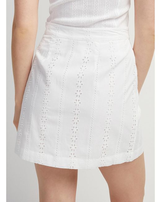 Icône White Broderie Anglaise Wrap Miniskirt