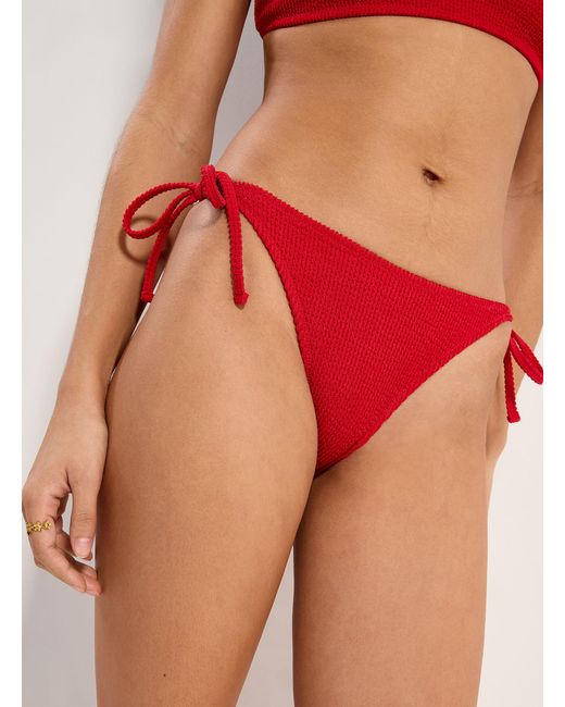Simon's Red Ruffle