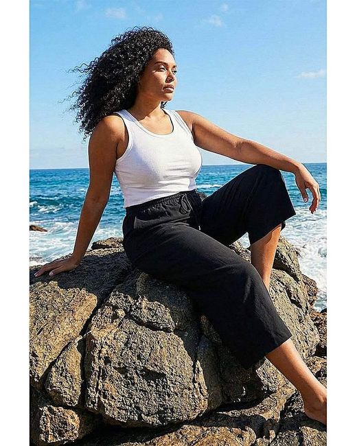 Roman Curve Blue Linen Blend Cropped Trousers