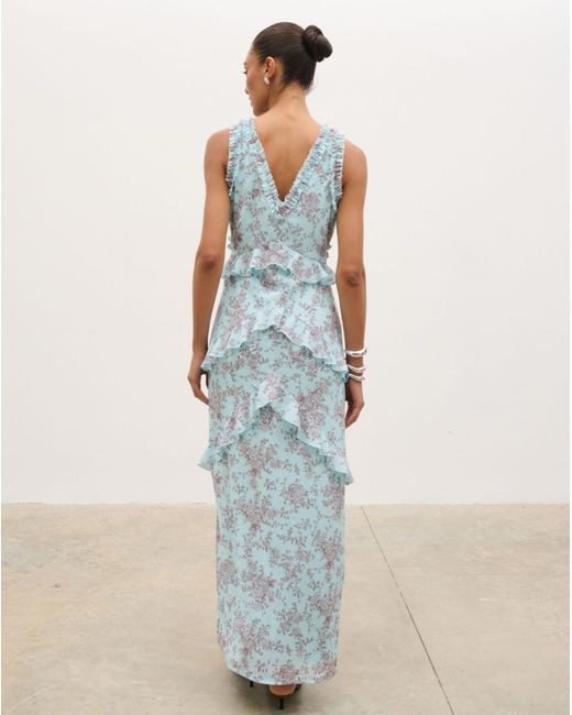 Pretty Lavish Blue Aurelia