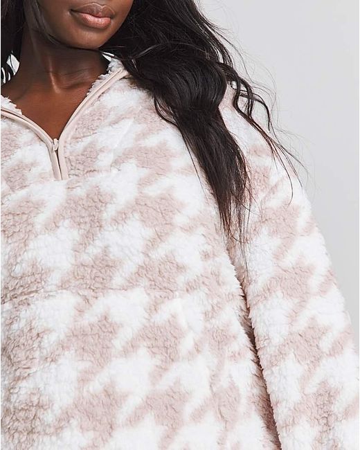 Pretty Secrets White Snuggle Top Lounge Set