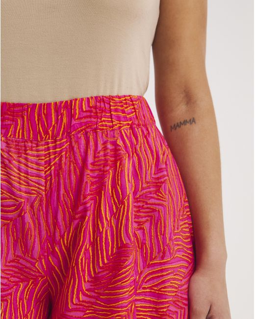 Simply Be Red Lightweight Relaxed Flippy Short