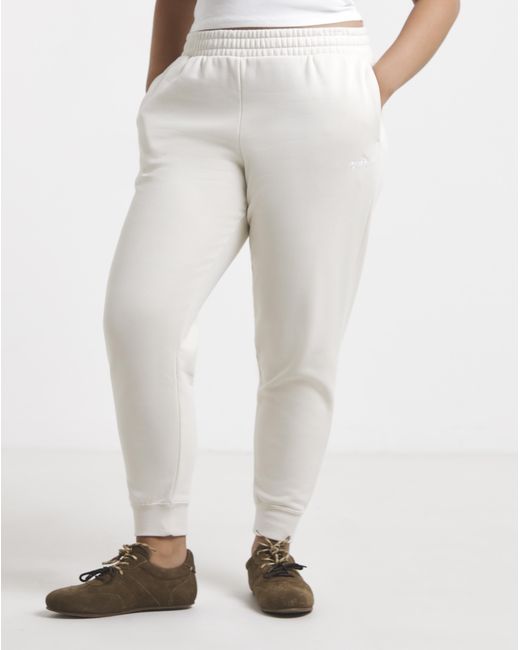 PUMA White Essentials No.1 Logo Sweatpants