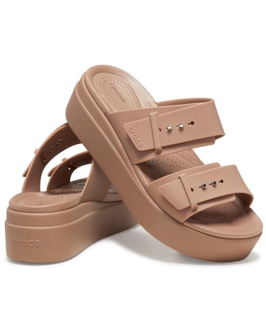 CROCSTM Brown Brooklyn Sandal Low