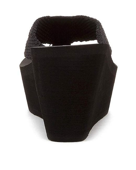 Rocket Dog Black Toe Post Wedge Sandals