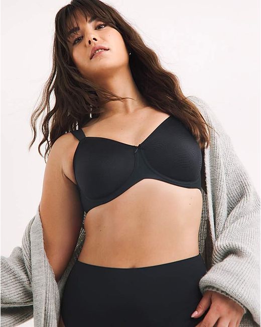 Triumph Black Essential Minimiser Bra