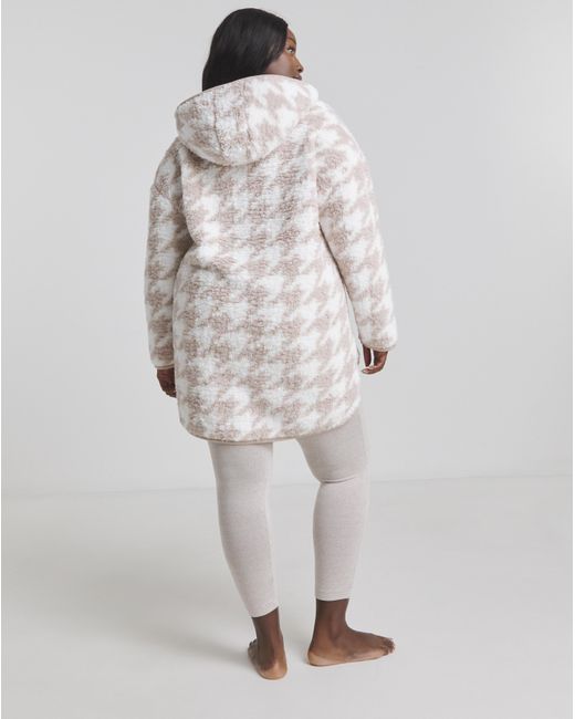 Pretty Secrets White Snuggle Top Lounge Set