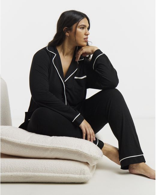 Pretty Secrets Black Soft Revere Pyjama Set