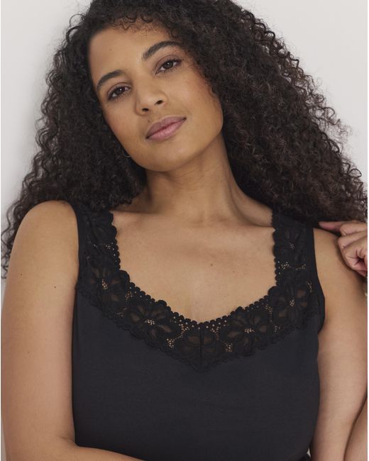 Pretty Secrets Black 2 Pack Lace Trim Vests