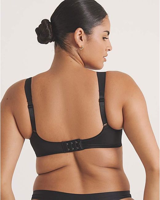 Triumph Black Essential Minimiser Bra