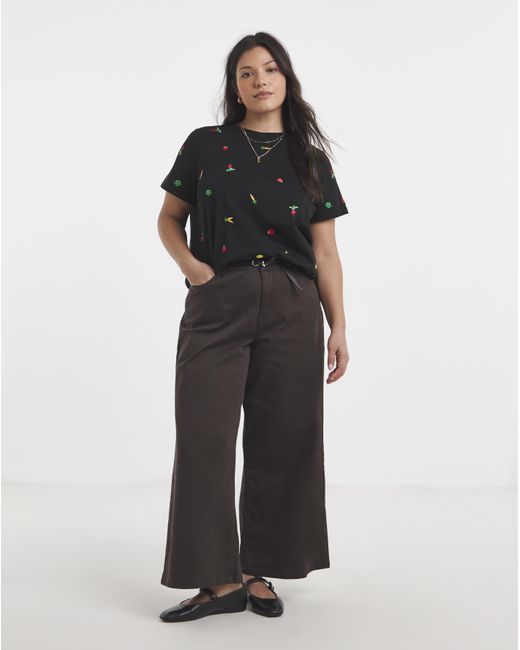 Simply Be Black Ditsy Vegetables Embroidered Tee