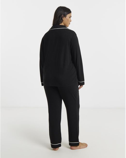 Pretty Secrets Black Soft Revere Pyjama Set
