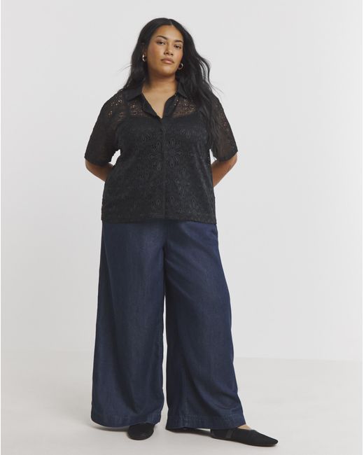 Simply Be Black Stretch Floral Crochet Boxy Shirt