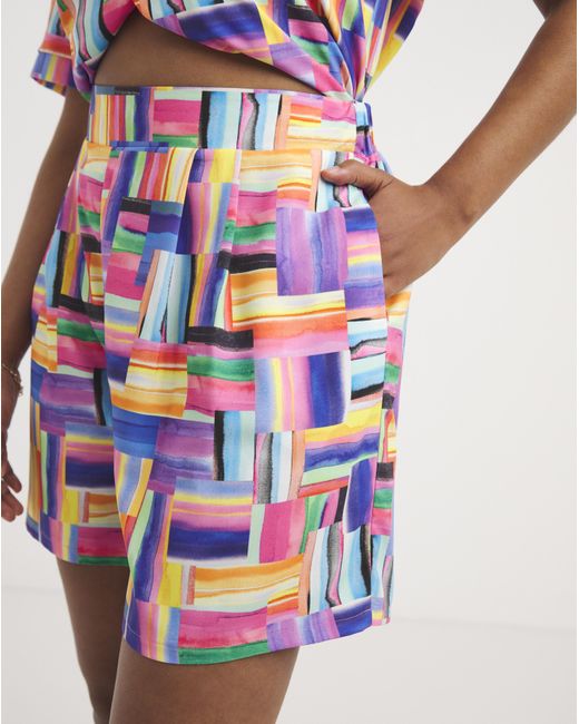 Twisted Wunder Red Primrose Shorts