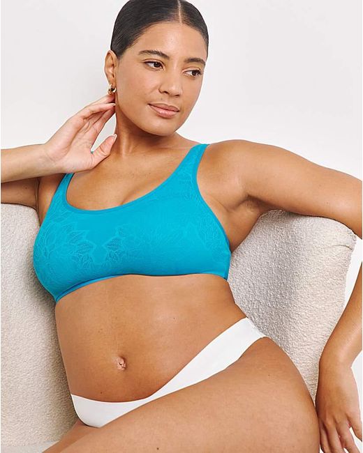 Triumph Blue Fit Lace Non Wired Padded Bra