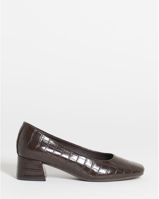 Heavenly Soles White Low Block Heel Court Shoes Ex Wide