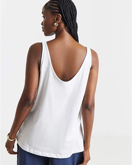 Simply Be White 2 Pack & Slouchy Vests