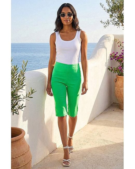 Roman Green Roman Knee Length Elastic Waist Shorts