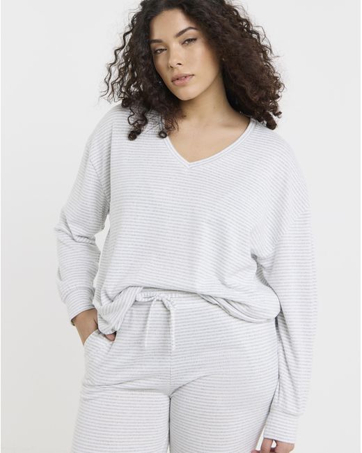 Pretty Secrets White V Neck Snit Wide Leg Lounge Set