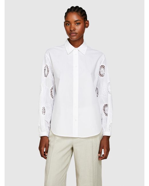 Camicia Con Maniche Ricamate E Annodo di Sisley in White
