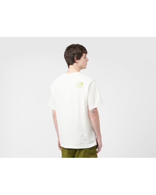 The North Face Plastic Free Peaks T-Shirt in White für Herren