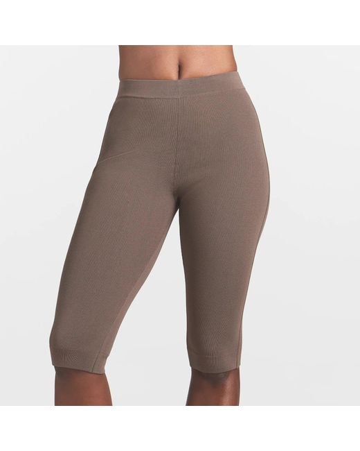 Skims Brown Capri