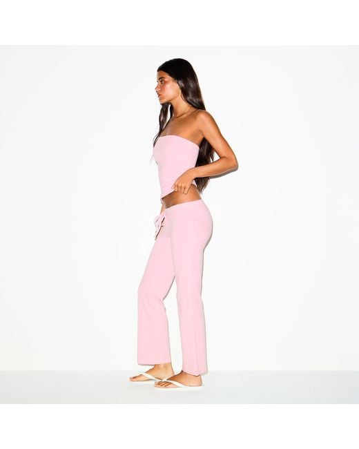 Skims Pink Low Rise Crop Pant