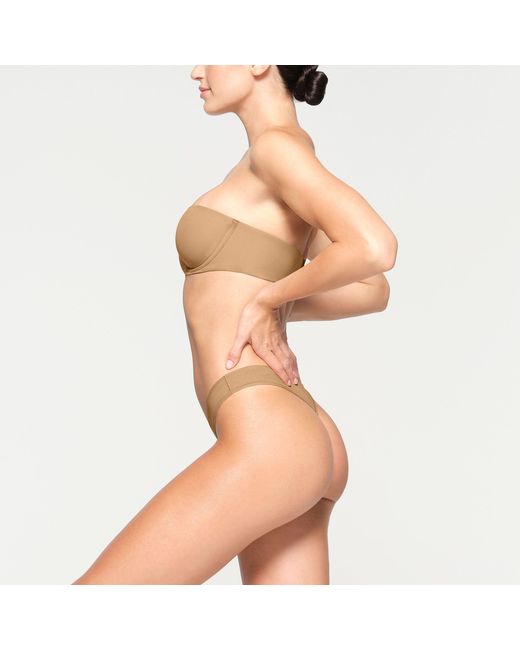 Skims Natural Fits Everybody Strapless Bra