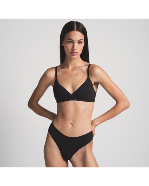Skims Black Fits Everybody Crossover Bralette
